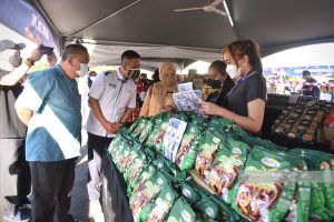 kedai kasut di Putatan, Malaysia